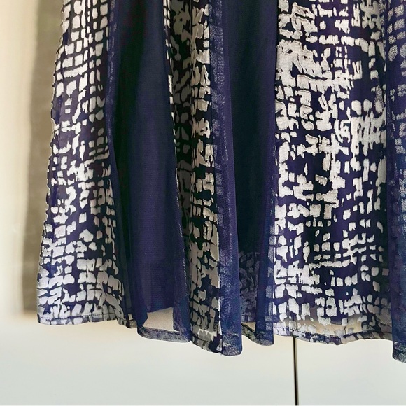 Nic + Zoe Burnout Squares Mixed Media Panel A-line Skirt Size 8 EUC - Picture 12 of 13